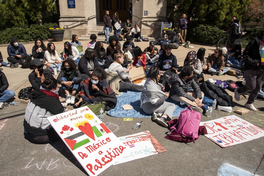 Manifestantes pró-Palestina na Universidade Yale