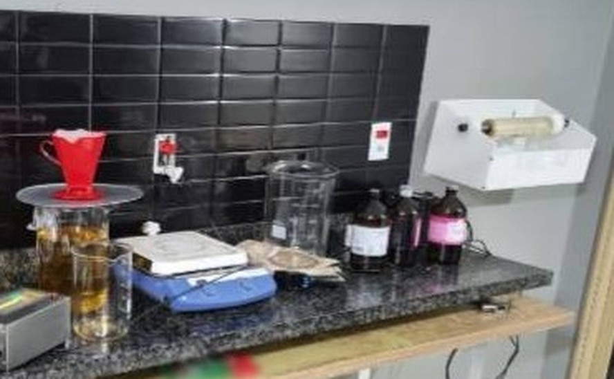 Polícia prende falso químico suspeito de fabricar e distribuir anabolizantes na Zona Oeste do Rio