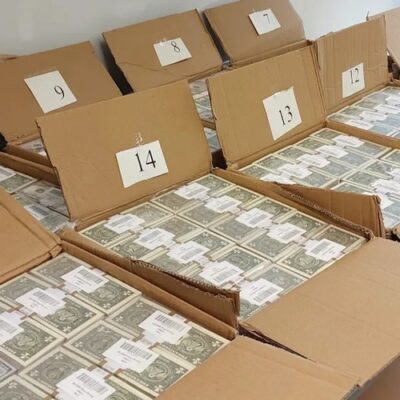 Polícia alemã encontra mais de 100 mil dólares em notas falsas que seriam enviados aos EUA