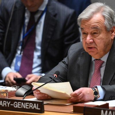 Secretário-geral da ONU, António Guterres, fala durante reunião do Conselho de Segurança da ONU que discutiu a crise no Oriente Médio