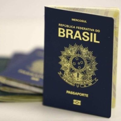 Passaporte brasileiro começa a ser emitido nesta terça-feira (3/10)  -  (crédito: Marcelo Camargo/Agência Brasil)