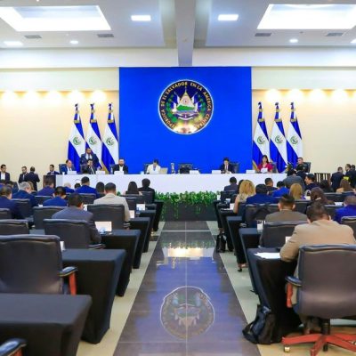 Congresso de El Salvador aprova emenda que permite alterações rápidas na Constituição