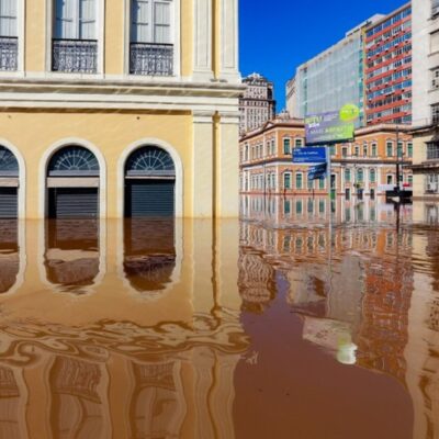 Centro histórico de Porto Alegre inundado com as chuvas