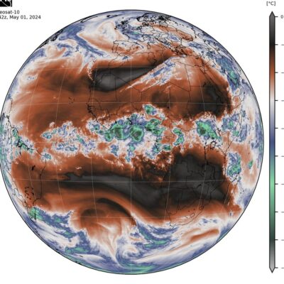 Imagem de satélite mostra ondas de calor da África para a costa brasileira