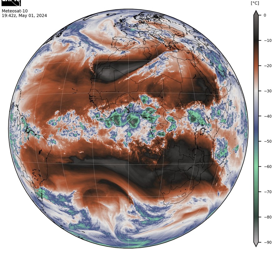 Imagem de satélite mostra ondas de calor da África para a costa brasileira