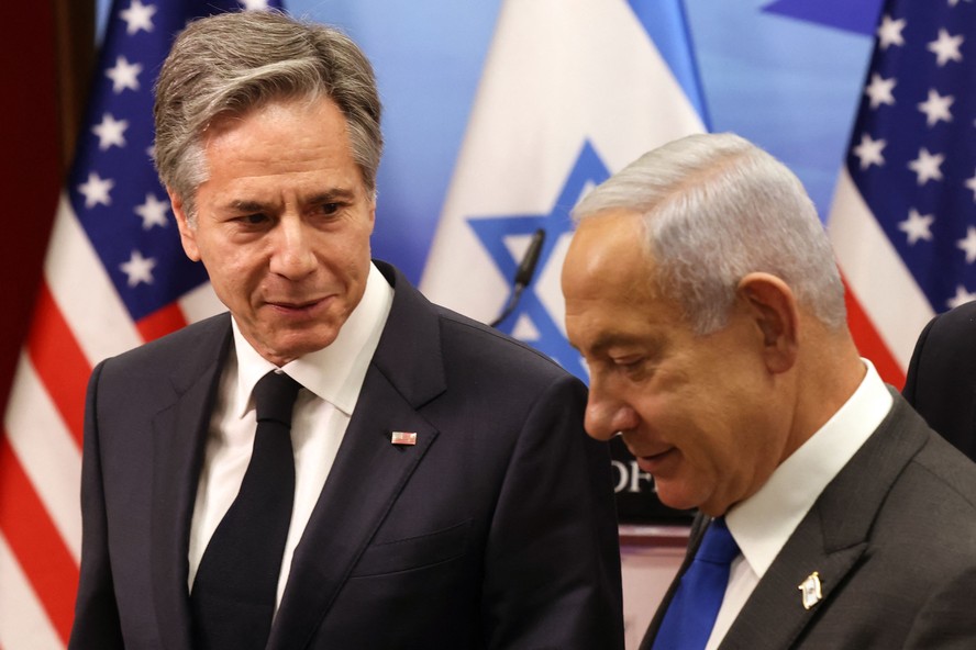 O secretário de Estado dos EUA, Antony Blinken, e o primeiro-ministro de Israel, Benjamin Netanyahu, em foto de arquivo