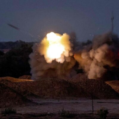Forças israelenses disparam artilharia contra Rafah