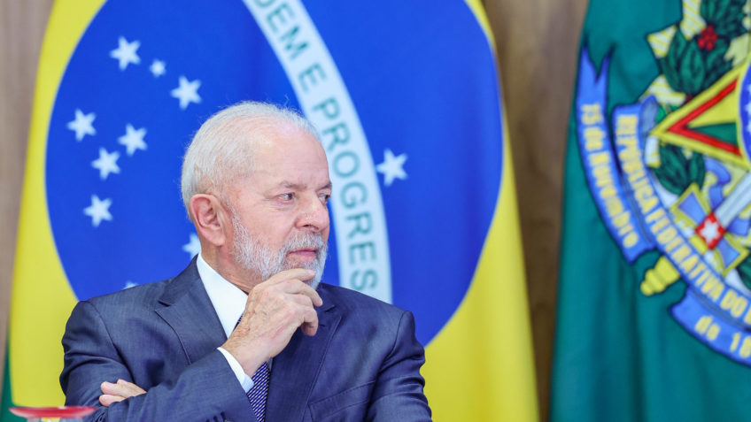 Presidente Luiz Inácio Lula da Silva (PT) durante cerimônia de Assinatura de Atos do Programa MOVER e Debêntures de Infraestrutura
