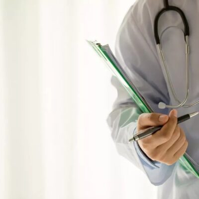 Ministério da Saúde quer obrigar farmacêuticas a divulgar benefícios a médicos que superarem R$ 20 mil