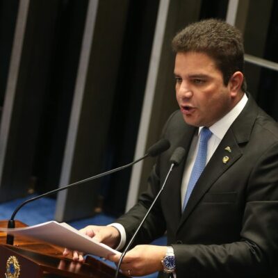 Brasília - Senador Gladson Cameli durante sessão do impeachment no Senado, conduzida pelo presidente do STF, Ricardo Lewandowski  (Antonio Cruz/Agência Brasil)