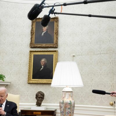 Presidente dos EUA, Joe Biden, antes de reunião com o presidente da Romênia, Klaus Iohannis, na Casa Branca