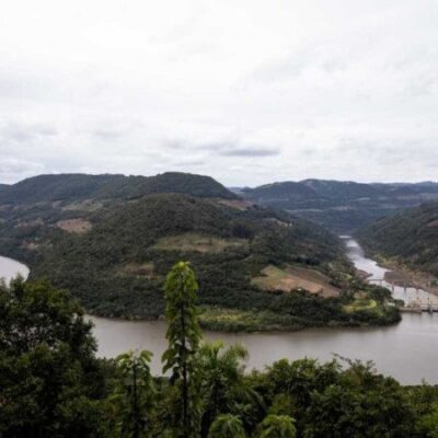 Governo do RS afirmou que duas barragens estão em nível de emergência, seis em nível de alerta e 10 em nível de atenção -  (crédito: Ceran/Divulgação)
