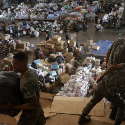 Militares organizam doações para as vítimas das enchentes no Sul