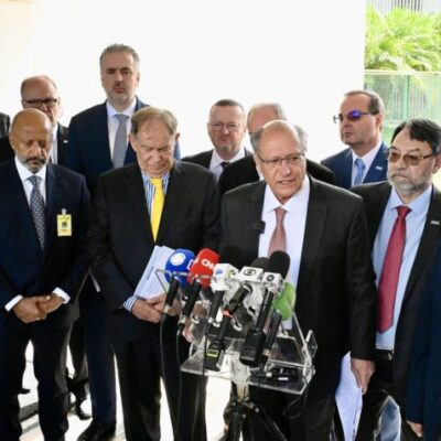 O vice-presidente, Geraldo Alckmin, deu entrevista a jornalistas depois de se reunir com representantes da Fiergs (Federação das Indústrias do Rio Grande do Sul)