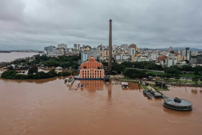 Chuvas históricas no Rio Grande do Sul pressionam cheia sem precedentes no Lago Guaíba e inundam Porto Alegre -  (crédito:  Gilvan Rocha/Agência Brasil)