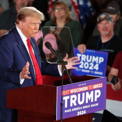 Donald Trump fala em evento de campanha em Waukesha, Wisconsin