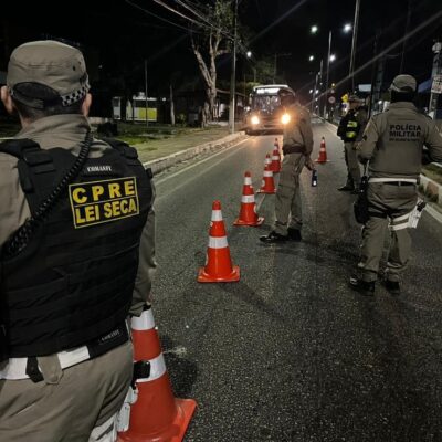 Motorista é preso após tentar fugir de blitz da Lei Seca em Natal — Foto: Polícia Militar/Divulgação
