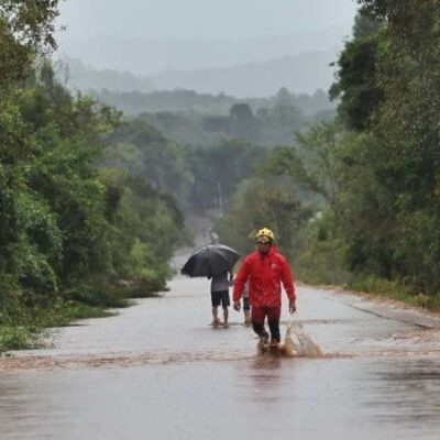 A previsão é que fortes chuvas continuem a afetar os municípios do Rio Grande do Sul, em especial os localizados na região central, até o fim desta semana. -  (crédito: Lauro Alves/ Secom)