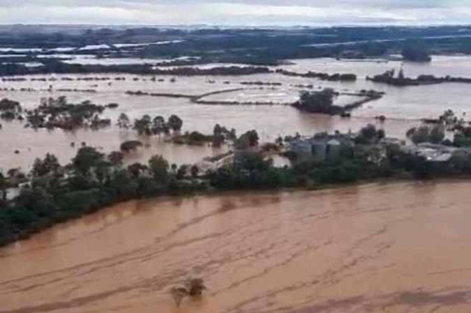 Força Aérea Brasileira sobrevoa áreas inundadas no Rio Grande do Sul nesta quinta-feira (02/5)  -  (crédito: Reprodução Força Aérea Brasileira)