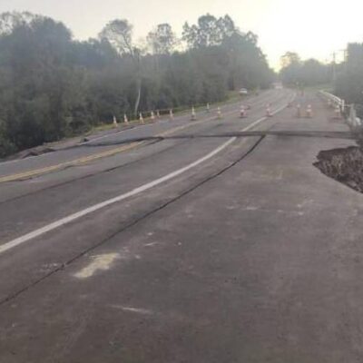 Trecho da rodovia que desabou no Rio Grande do Sul