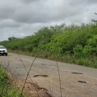Buracos em estrada no RN — Foto: Inter TV Cabugi/Reprodução