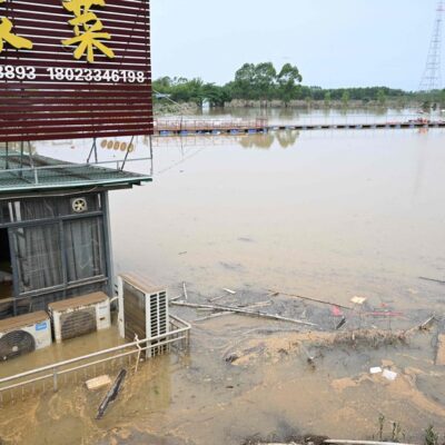 Inundação na província de Guangdong, em abril de 2024, que deixou 100 mil pessoas desabrigadas