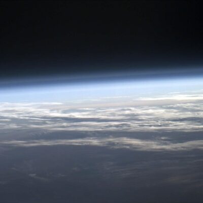 Fotografia de astronauta mostra recorte da estratosfera, onde fica a camada protetora de ozônio da Terra