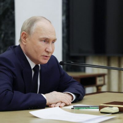 Presidente russo, Vladimir Putin, durante reunião no Kremlin