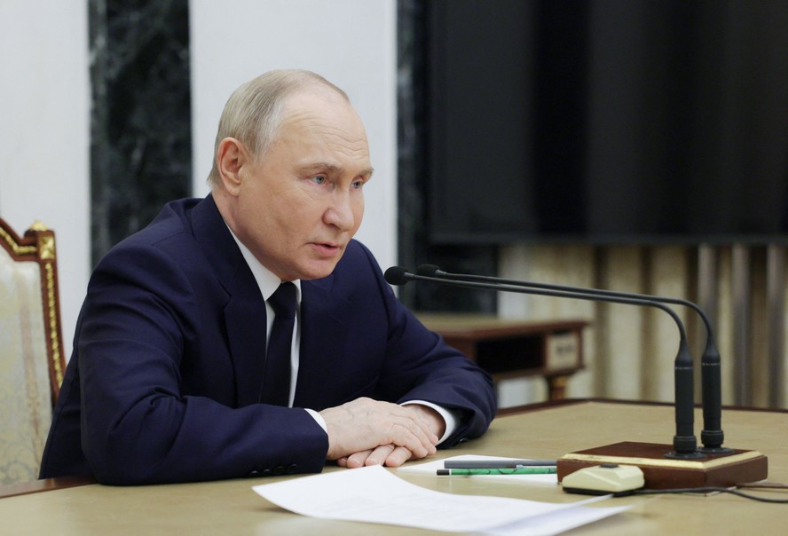 Presidente russo, Vladimir Putin, durante reunião no Kremlin