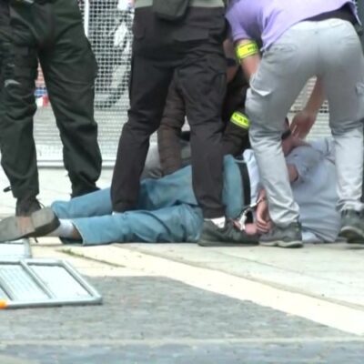 Polícia prende homem acusado de atirar no primeiro-ministro da Eslováquia, Robert Fico, em Handlova