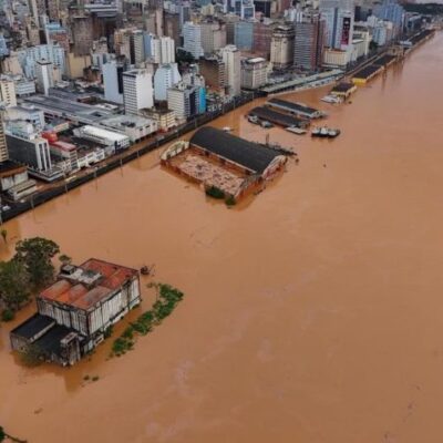 Rio Guaíba transbordou por causa das chuvas no Rio Grande do Sul