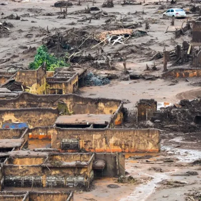 Agência Brasil 30 Anos - Área afetada pelo rompimento de barragem no distrito de Bento Rodrigues, zona rural de Mariana, em Minas Gerais
