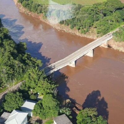O rio Guaíba recebe as águas dos rios Jacuí, Taquari, Sinos, Caí e Gravataí, muitos deles permanecem acima da cota de inundação -  (crédito: Foto: Mauricio Tonetto / Secom)