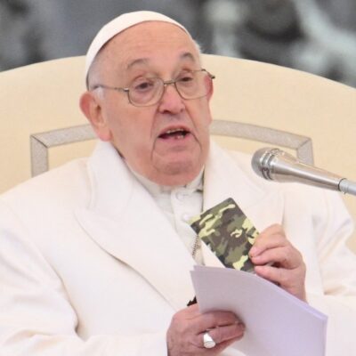 Papa Francisco critica legalização das drogas e chama traficantes de 'assassinos'