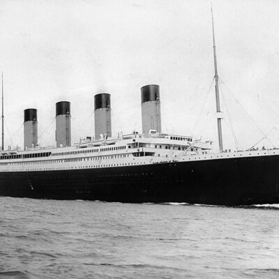 Navio Titanic partindo de Southampton, no Reino Unido