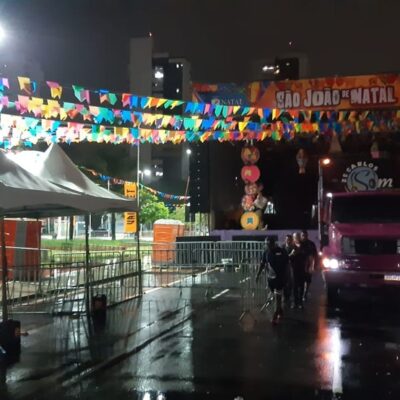 Shows de São João foram suspensos em Natal por causa das fortes chuvas registradas na noite de sábado (22) — Foto: Sérgio Henrique Santos/Inter TV Cabugi