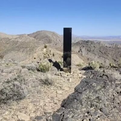 'Misterioso monólito' surge em deserto próximo de Las Vegas
