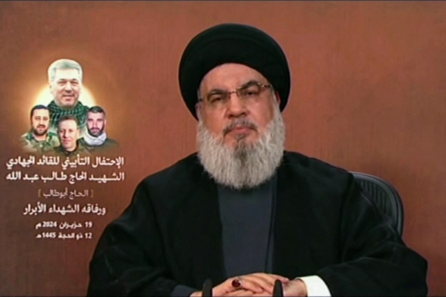 Chefe do Hezbollah, Hassan Nasrallah, faz discurso televisionado em local não divulgado no Líbano