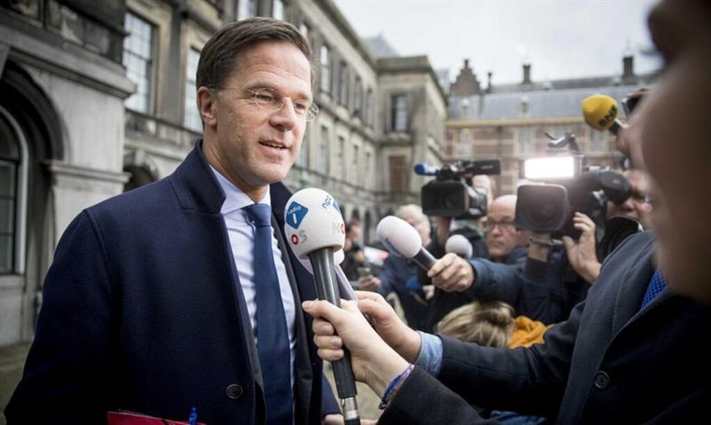 Primeiro-ministro Mark Rutte anuncia a formação de governo na Holanda, a partir de uma aliança de quatro partidos