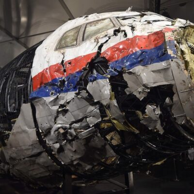 Parte da fuselagem do Boeing 777 da Malaysia Airlines, derrubado por um míssil russo na Ucrânia, em 2014