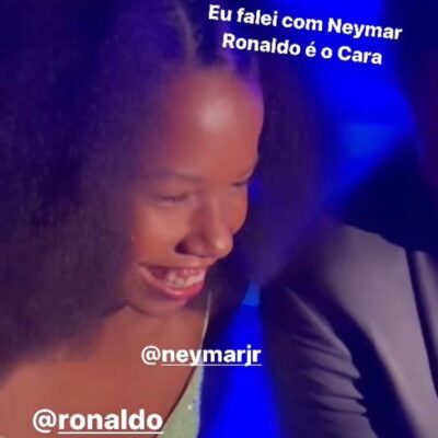 Victoria Barros compartilhou o momento que Ronaldo ligou para Neymar — Foto: Reprodução