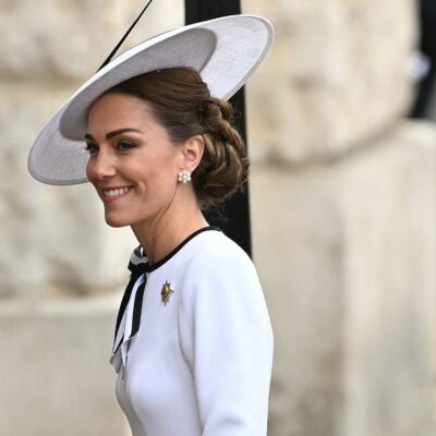 Kate Middleton, a princesa de Gales, chegou ao Desfile de Aniversário do Rei