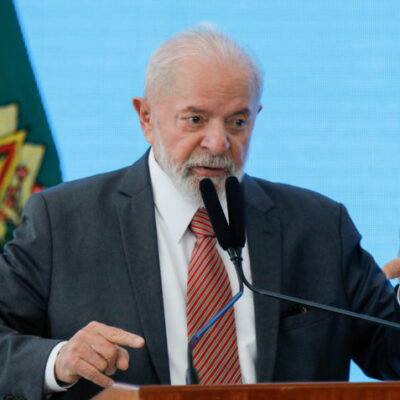 Lula durante discurso no Palácio do Planalto