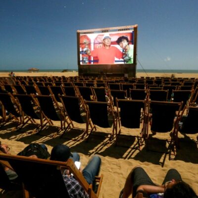 Exibições da Mostra de Cinema de Gostoso acontecem na Praia do Maceió, a céu aberto, em São Miguel do Gostoso, RN — Foto: Rogério Vital