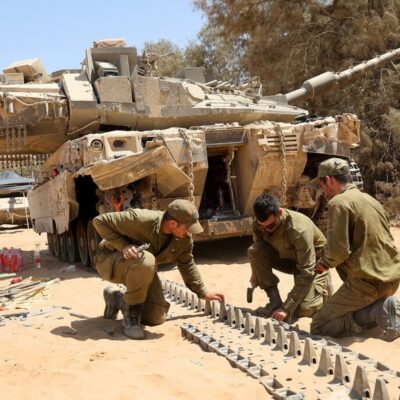 Soldados israelenses perto da fronteira com Gaza, no sul de Israel, na semana passada