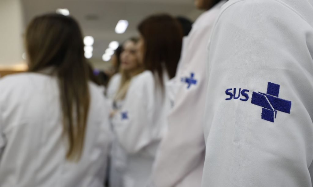 Rio de Janeiro (RJ), 24/04/2025 – Novos médicos do Programa Mais Médicos durante visita no Super Centro Carioca de Saúde, em Benfica. Foto: Fernando Frazão/Agência Brasil