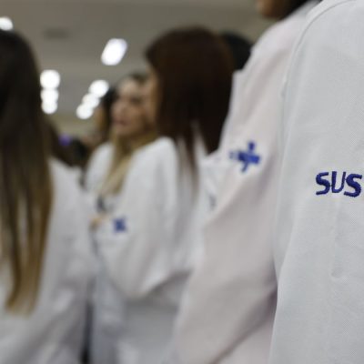 Rio de Janeiro (RJ), 24/04/2025 – Novos médicos do Programa Mais Médicos durante visita no Super Centro Carioca de Saúde, em Benfica. Foto: Fernando Frazão/Agência Brasil