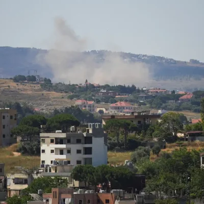 Fumaça após ataque israelense em Nabatieh, no Líbano
15 de junho de 2026 REUTERS/Stringer