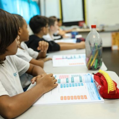 Rio de Janeiro (RJ), 04/06/2025 – Alunos em sala de aula no Centro Integrado de Educação Pública (CIEP) 001, no Catete, na zona sul da capital fluminense. Foto: Tomaz Silva/Agência Brasil