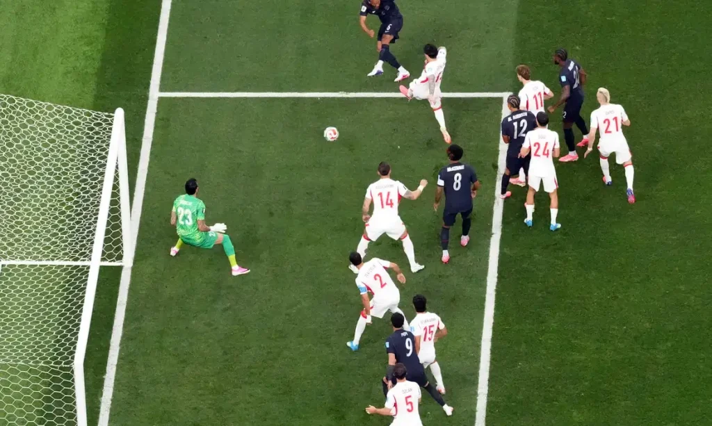 Auston Trusty, da seleção dos EUA, marca gol contra a Turquia em partida durante a Copa do Mundo de 2026
25 de junho de 2026 REUTERS/Lisi Niesner